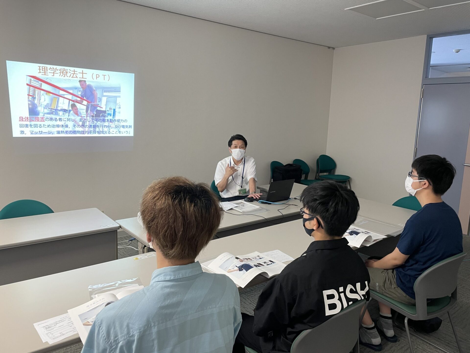 個別学校見学 In熊本駅前看護リハビリテーション学院 21年7月13日 不登校専門 通信制高校普通科 未来高校 くまもと学習センター